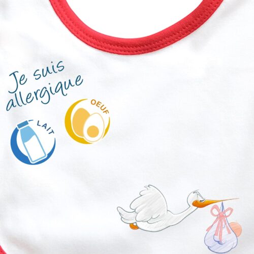 bavoir bébé allergie rouge motif cigogne zoom